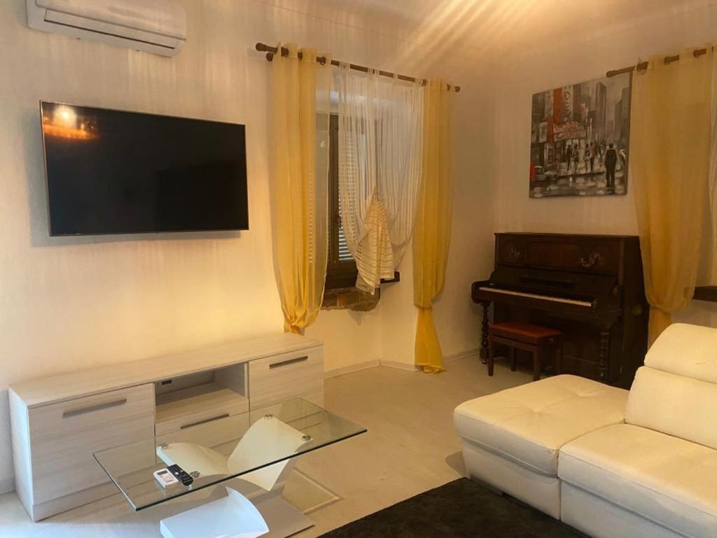 White Appartament Bagnolo Piemonte Екстер'єр фото